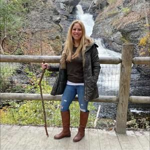 Meet your Posher, Jennifer